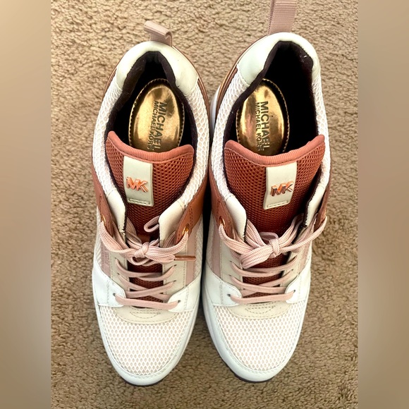 New without tags Michael Kors sneakers - Picture 4 of 4